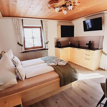 Schlosserhof Apartmán *